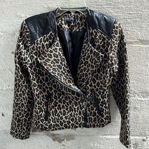 Vintage leopard print jacket 🛍